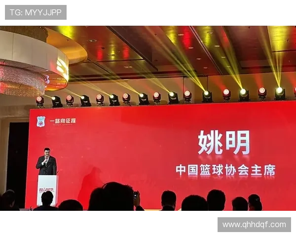 美女小姚明的篮球梦想与时尚之路:从球场到T台的华丽转身